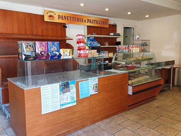 negozio in vendita a Vigevano