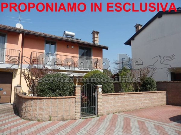casa indipendente in vendita a Vigevano