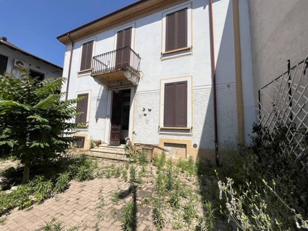 casa indipendente in vendita a Vigevano