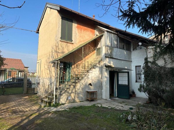 casa indipendente in vendita a Vigevano in zona Fogliano