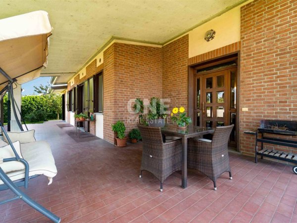 casa indipendente in vendita a Vigevano