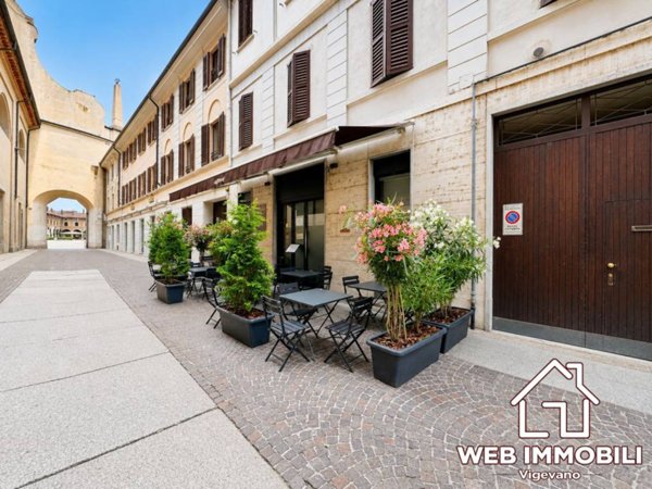 negozio in vendita a Vigevano