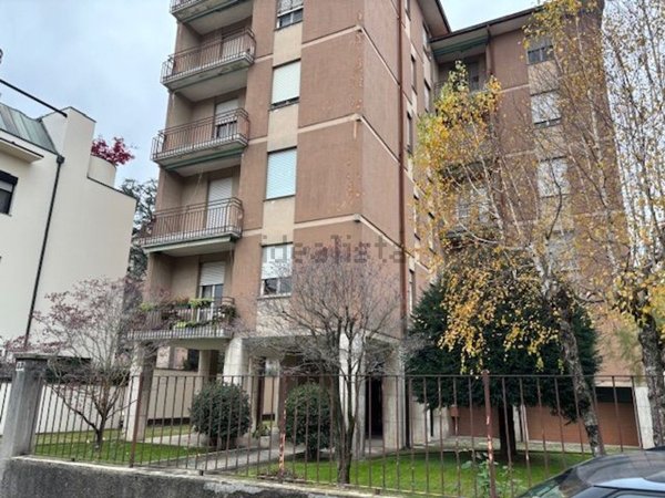 appartamento in vendita a Vigevano in zona Piccolini