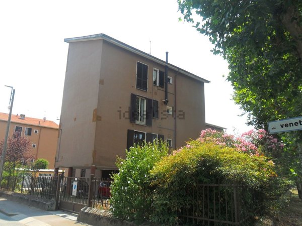 appartamento in vendita a Vigevano in zona Piccolini