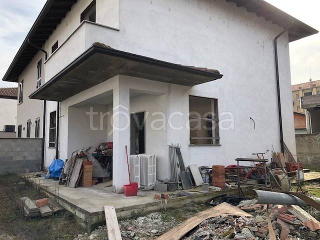casa indipendente in vendita a Vigevano
