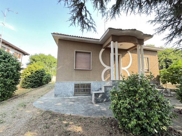 casa indipendente in vendita a Vigevano