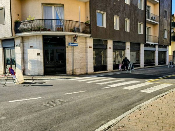 negozio in vendita a Vigevano