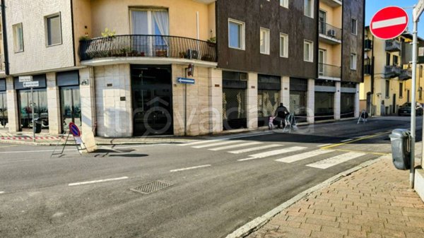 negozio in vendita a Vigevano