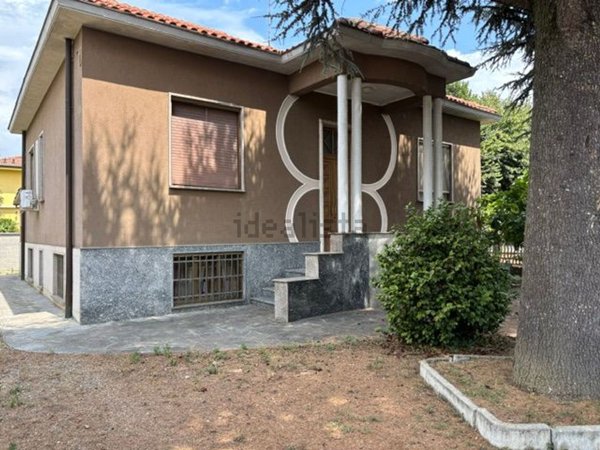 casa indipendente in vendita a Vigevano