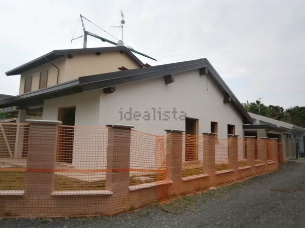 casa indipendente in vendita a Vigevano
