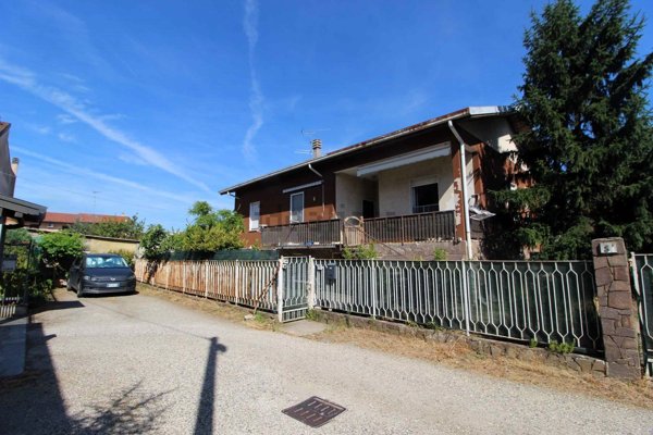 casa indipendente in vendita a Vigevano