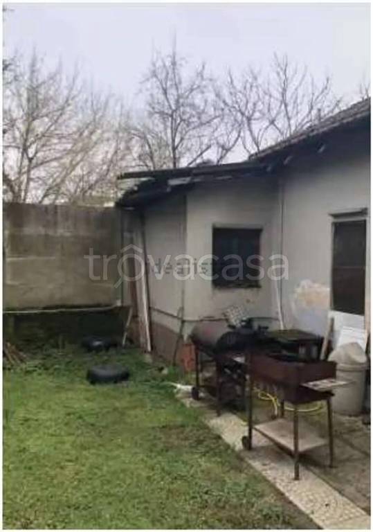 casa indipendente in vendita a Vigevano