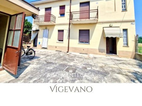 casa indipendente in vendita a Vigevano