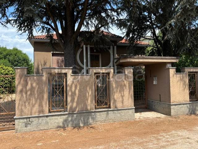 casa indipendente in vendita a Vigevano
