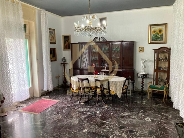 casa indipendente in vendita a Vigevano