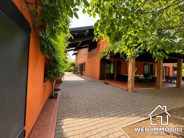 casa indipendente in vendita a Vigevano