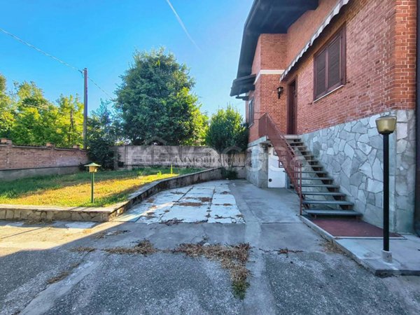 casa indipendente in vendita a Vigevano