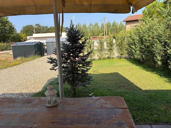casa indipendente in vendita a Vigevano in zona Fogliano