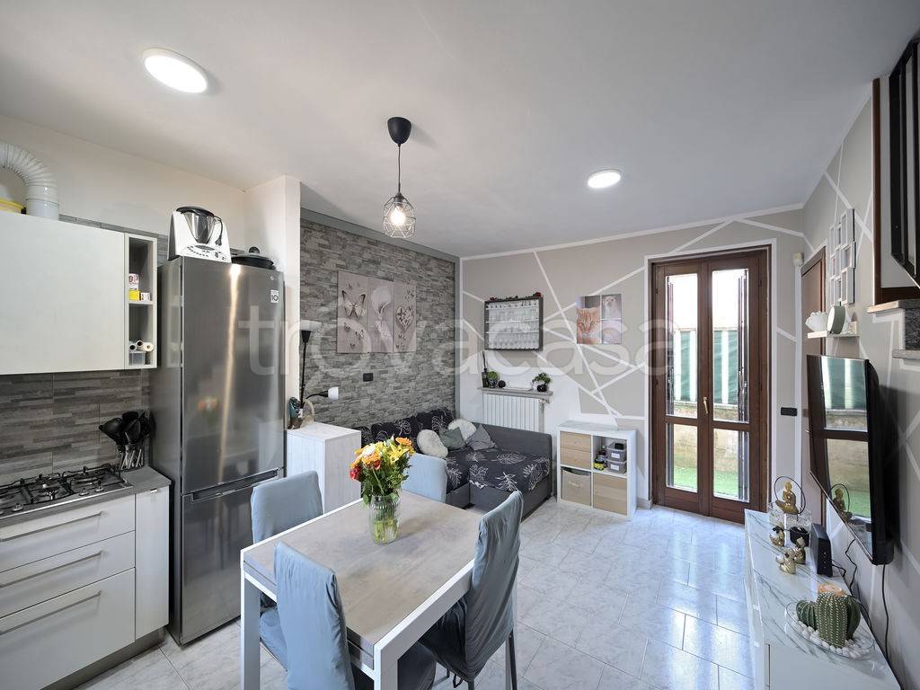 casa indipendente in vendita a Vigevano