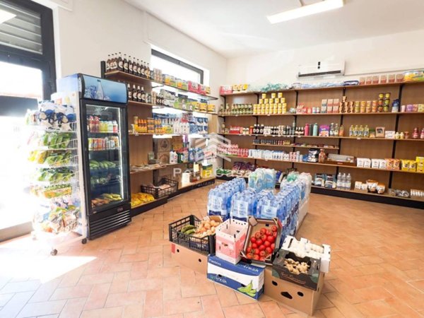 negozio in vendita a Vigevano