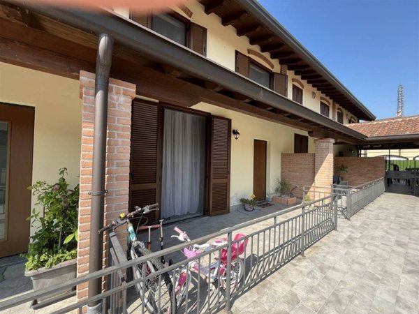 casa indipendente in vendita a Vigevano