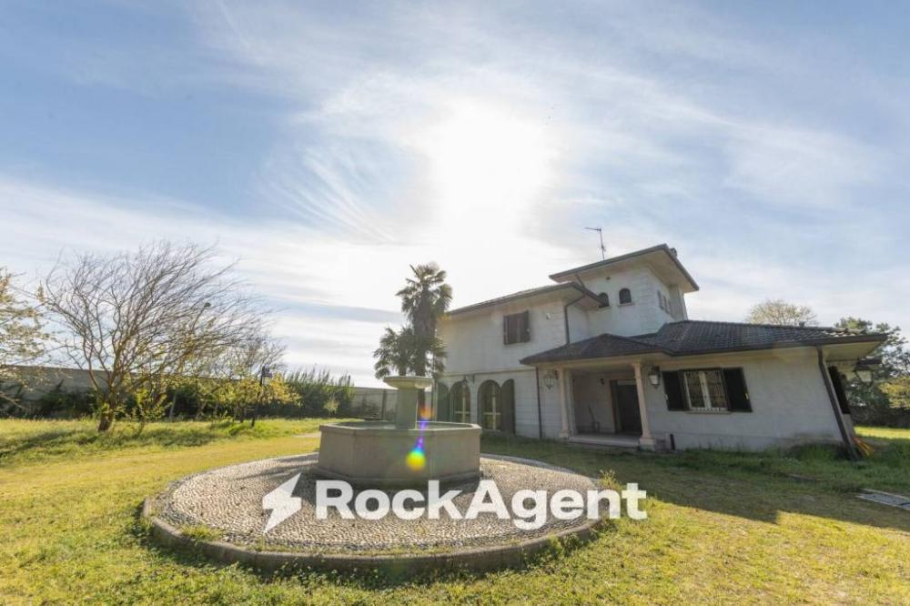 casa indipendente in vendita a Vigevano