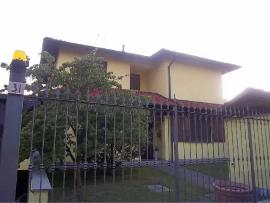 casa indipendente in vendita a Vigevano