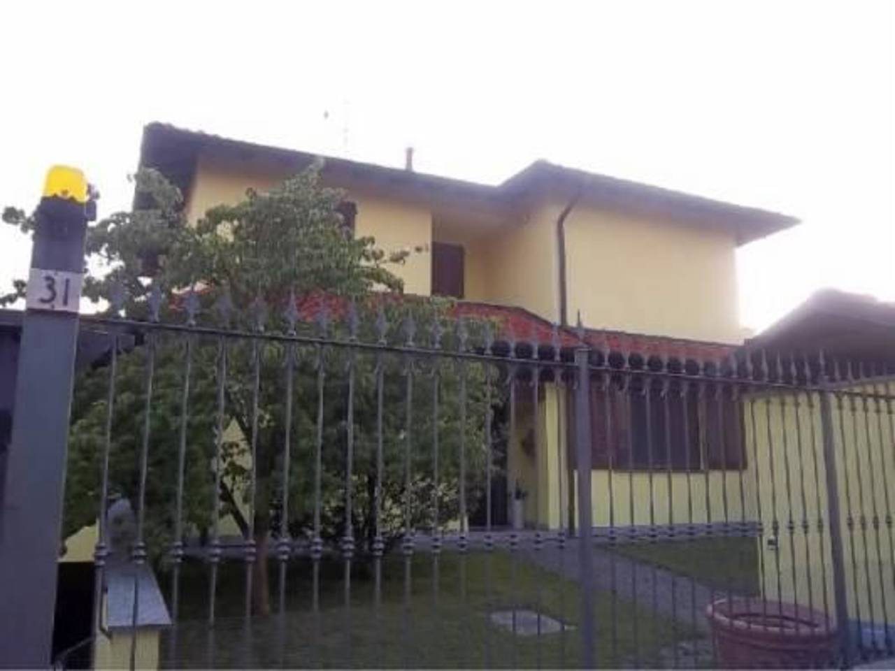 casa indipendente in vendita a Vigevano