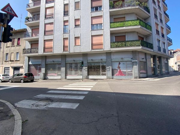 negozio in vendita a Vigevano