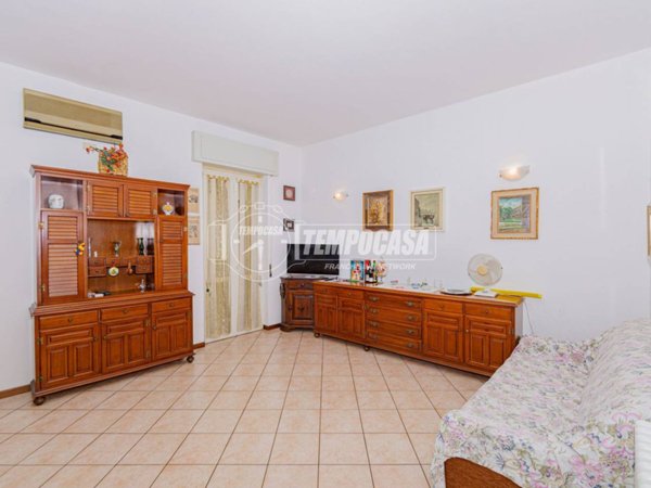 casa indipendente in vendita a Vigevano
