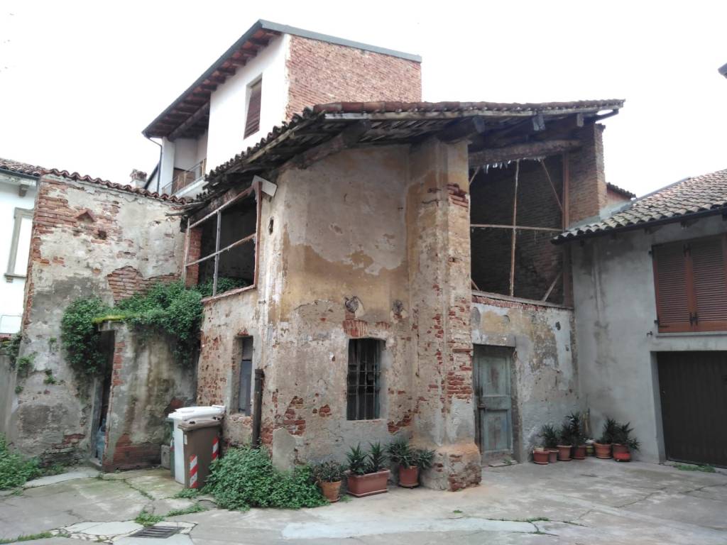 casa indipendente in vendita a Vigevano