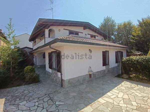 casa indipendente in vendita a Vigevano