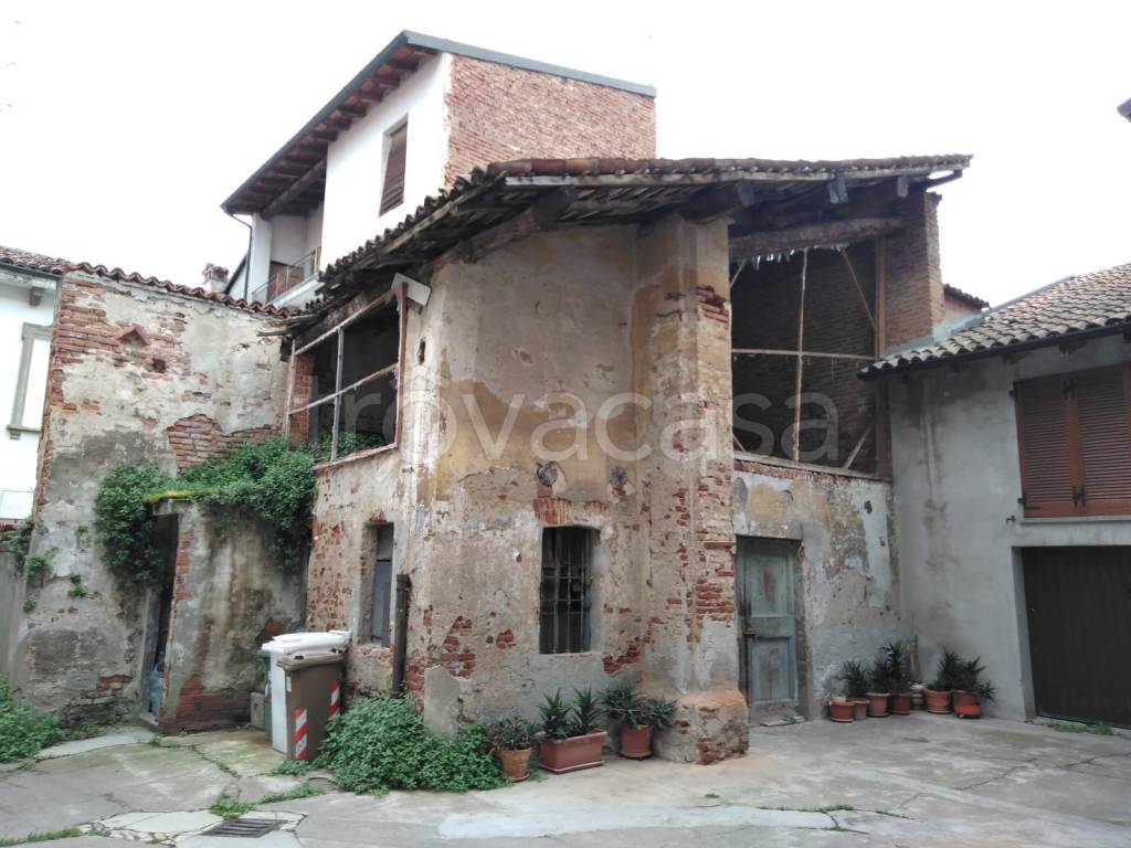 casa indipendente in vendita a Vigevano