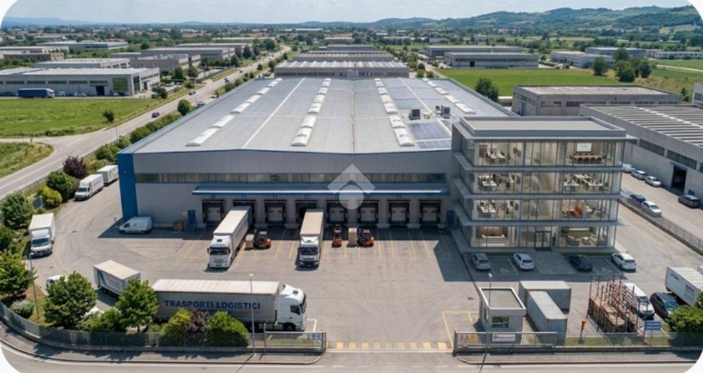 locale commerciale in vendita a Vigevano