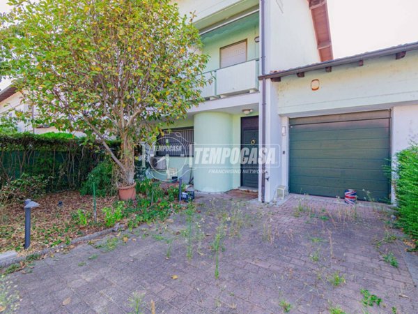casa indipendente in vendita a Vigevano