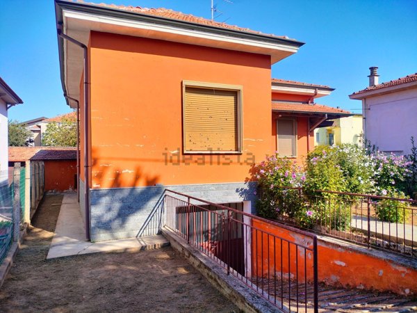 casa indipendente in vendita a Vigevano