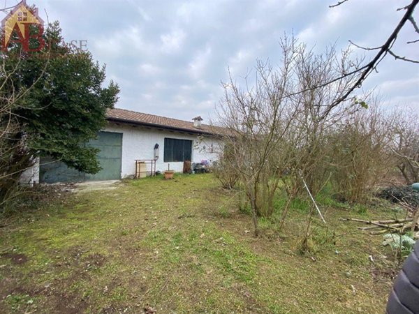 casa indipendente in vendita a Vigevano