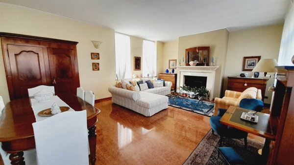 casa indipendente in vendita a Vigevano
