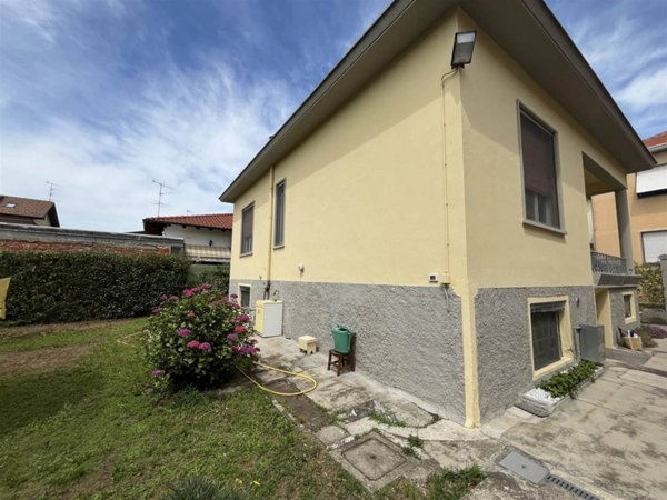 casa indipendente in vendita a Vigevano