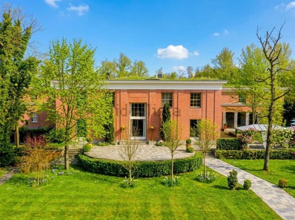 casa indipendente in vendita a Vigevano in zona Sforzesca