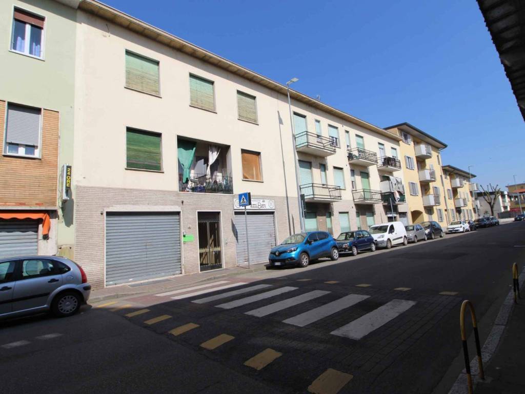 locale commerciale in vendita a Vigevano