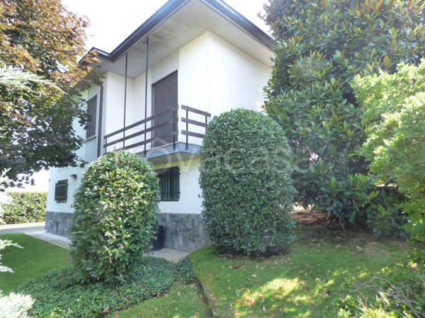 casa indipendente in vendita a Vigevano in zona Sforzesca