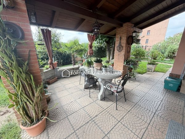 casa indipendente in vendita a Vigevano