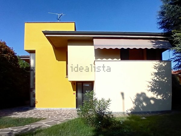 casa indipendente in vendita a Vigevano