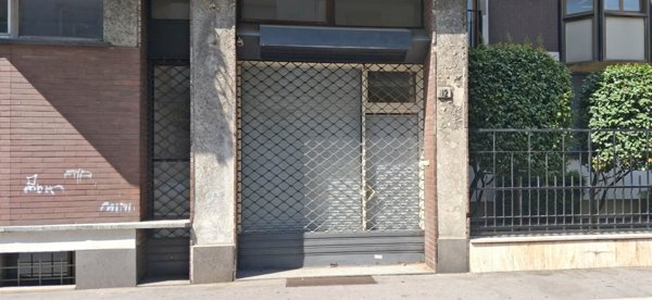locale commerciale in vendita a Vigevano