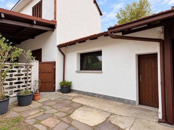 casa indipendente in vendita a Vigevano