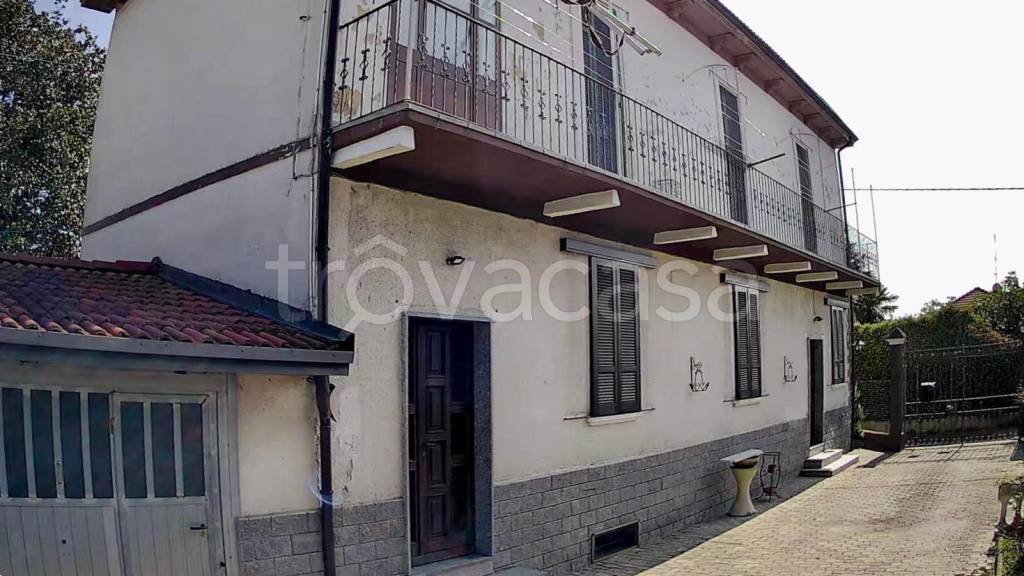 casa indipendente in vendita a Vigevano