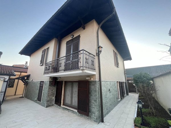 casa indipendente in vendita a Vigevano