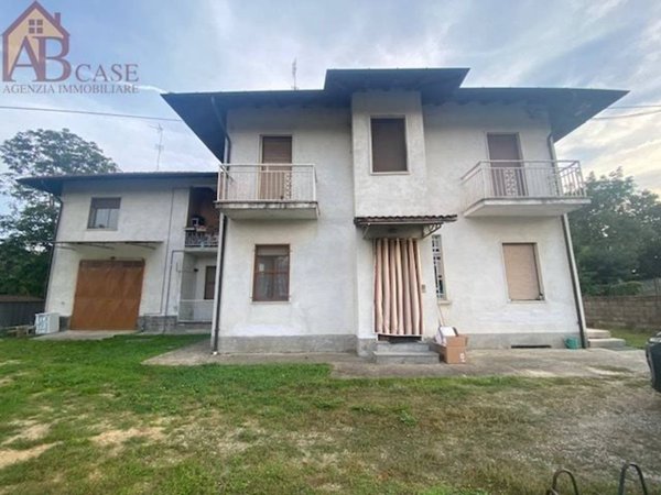 casa indipendente in vendita a Vigevano