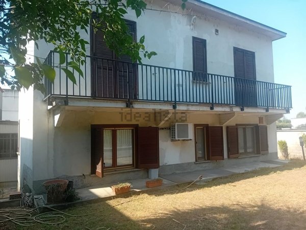 casa indipendente in vendita a Vigevano in zona Fogliano